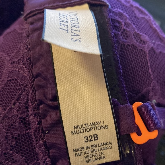 Victoria's Secret Multi-Way Strapless Padded Underwire Lace Purple Bra 32B VGC - Picture 5 of 5